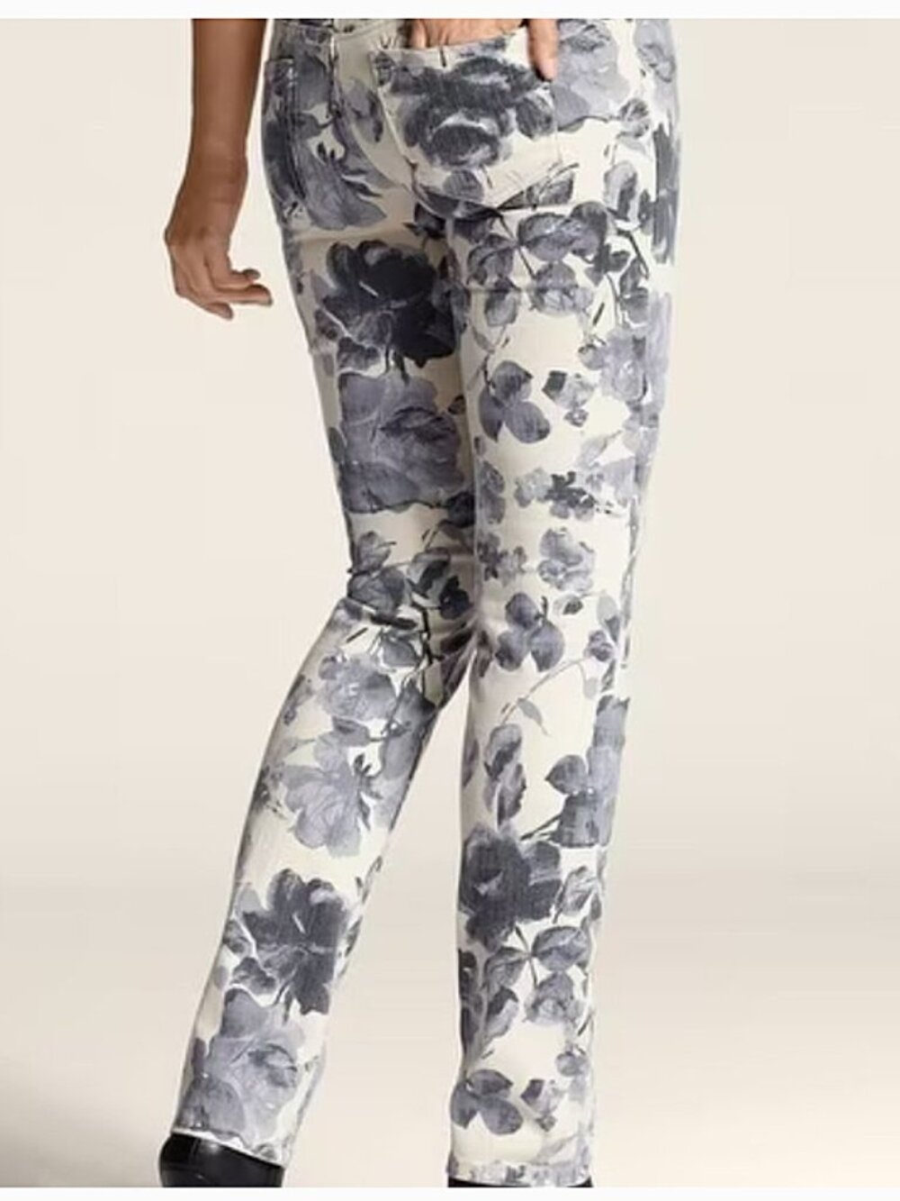 Chico's So Slimming Floral Denim Jeans size 2.5
